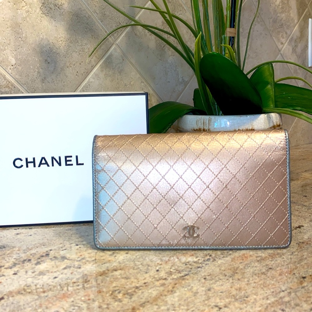 Chanel Matelasse Quilted Stitch Wallet/Crossbody
